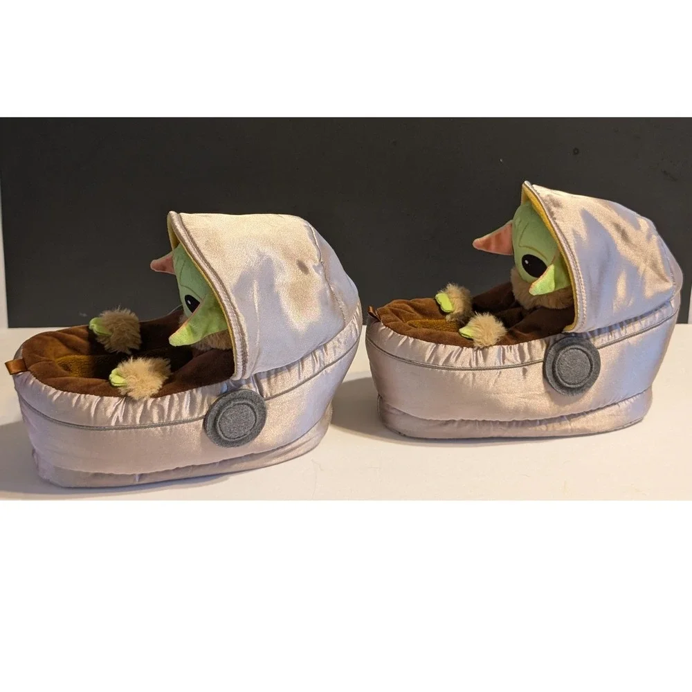 Gap Star Wars Grogu Mandalorian Hover Pram Plush Slippers Silver Kids 1/2